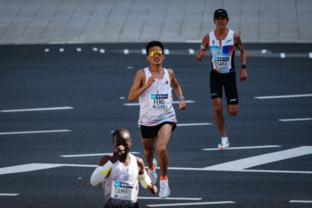 开云官网-2:05:58!全新纪录!